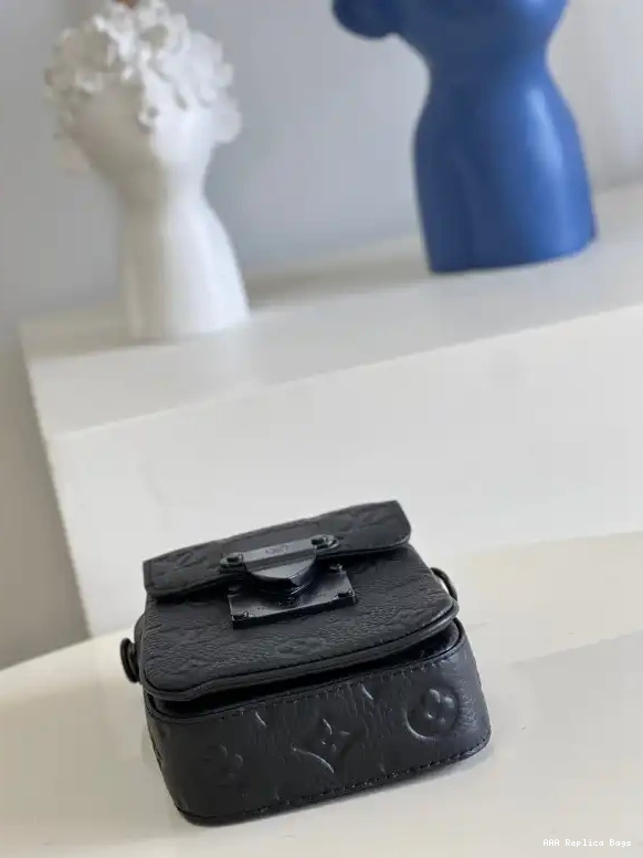 Aaa replica ru WALLET VERTICAL VUITTON S-LOCK WEARABLE LOUIS 0701